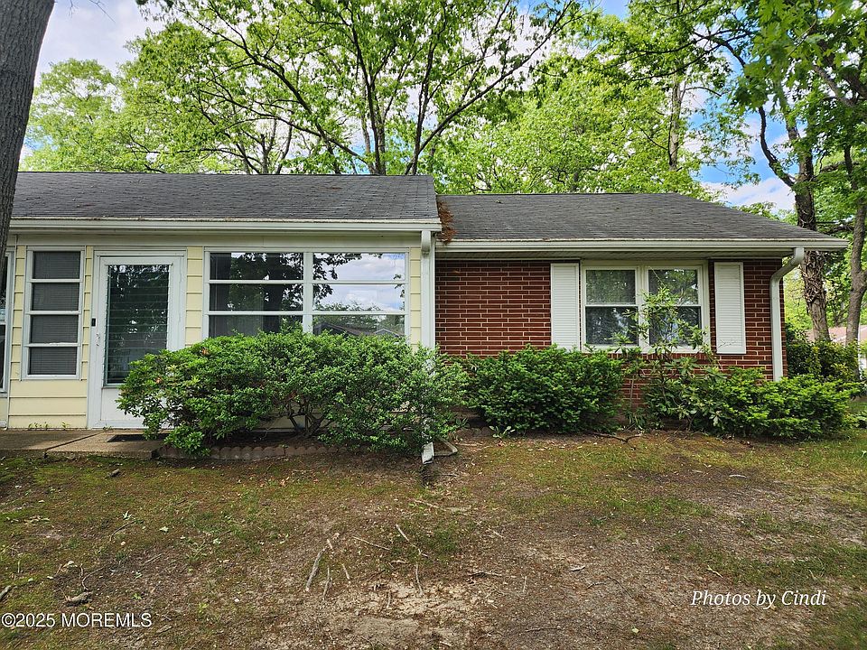 1st image of 82F Dorchester Dr