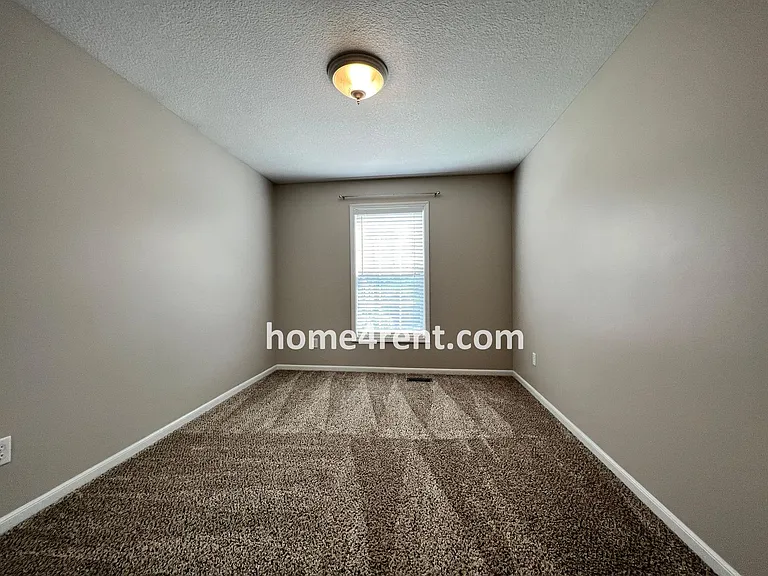 8310 NW 77th Ter — Photo 28