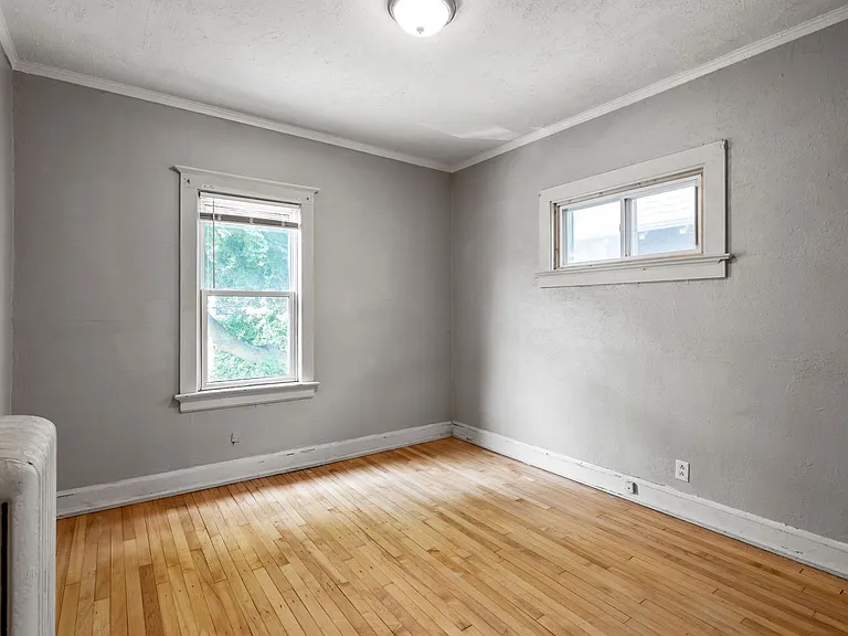 3009 N Maryland Ave — Photo 11