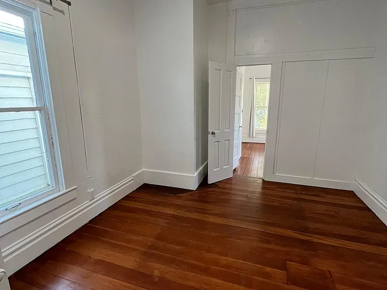 1419 De La Vina St #16 — Photo 4