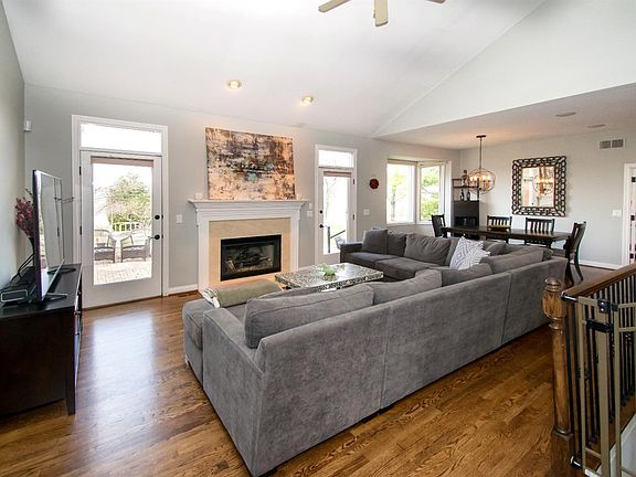 3rd image of 6553 Oasis Dr