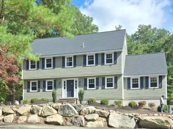 10 Wedgewood Dr, Andover, MA 01810