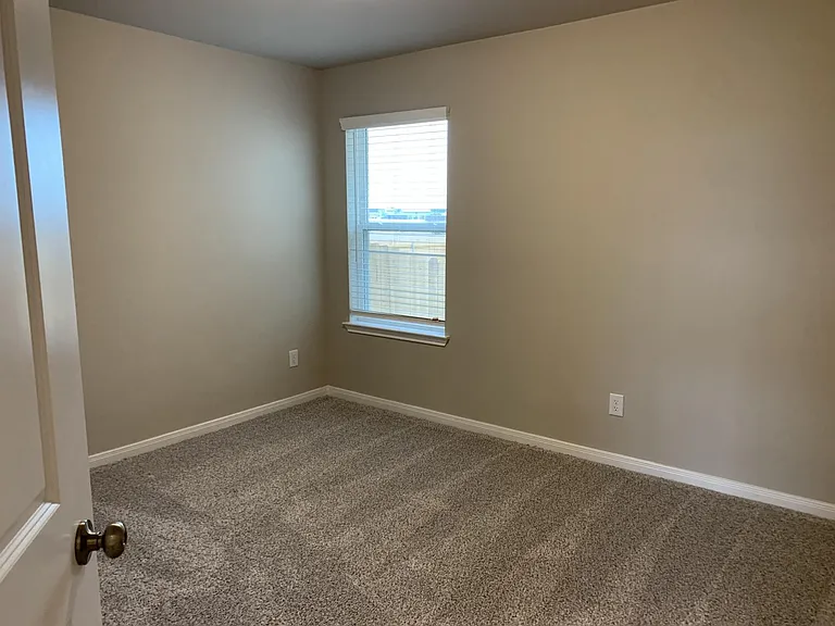1765 Spence St — Photo 22
