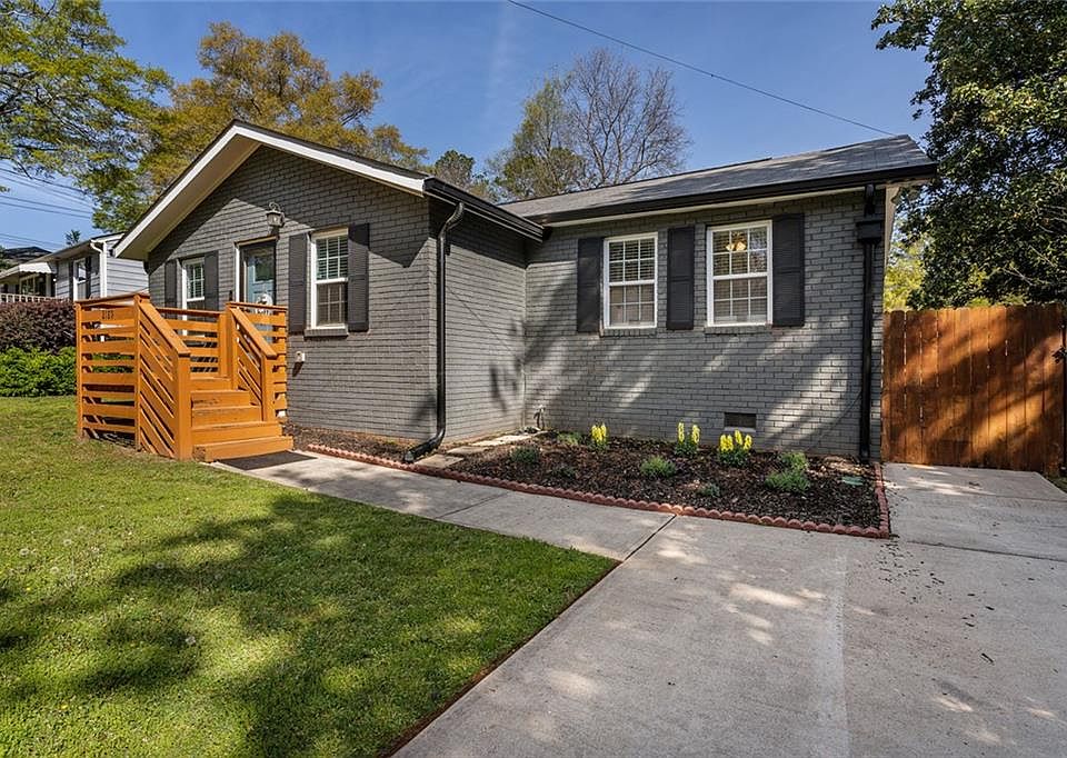 1st image of 2189 Gordon Cir SE