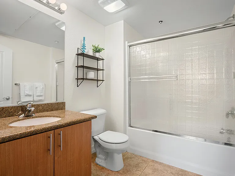 525 11th Ave #1402 — Photo 39