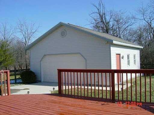 2nd image of 744 W Parkwood St