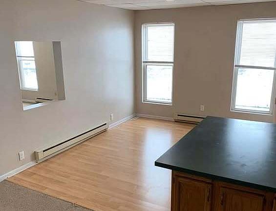 5th image of 121-131 Commercial St