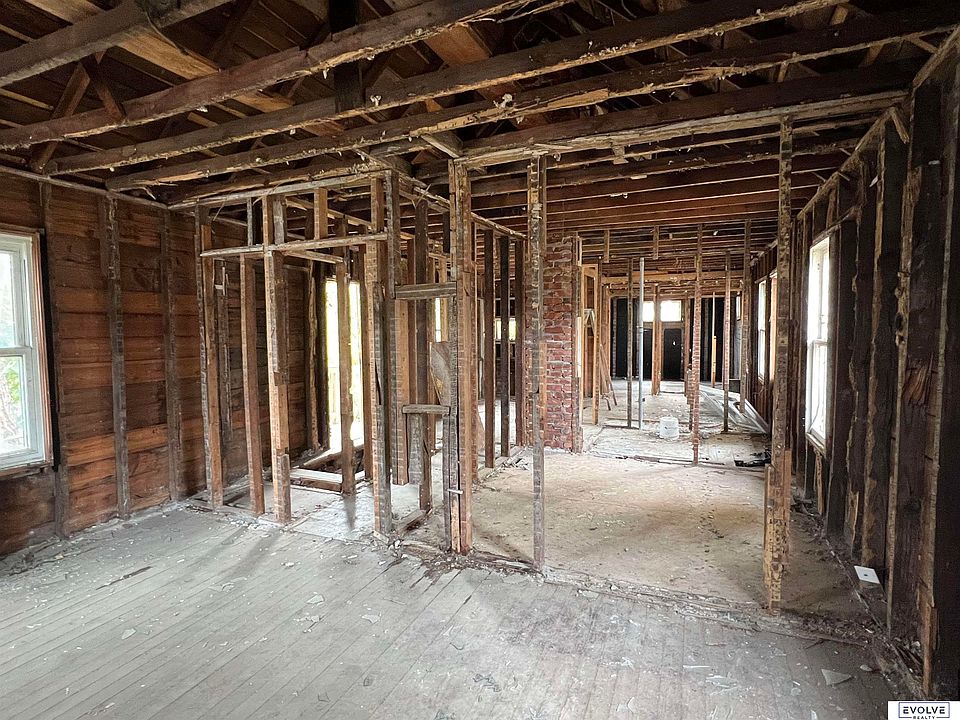 2nd image of 3605 Harrison St