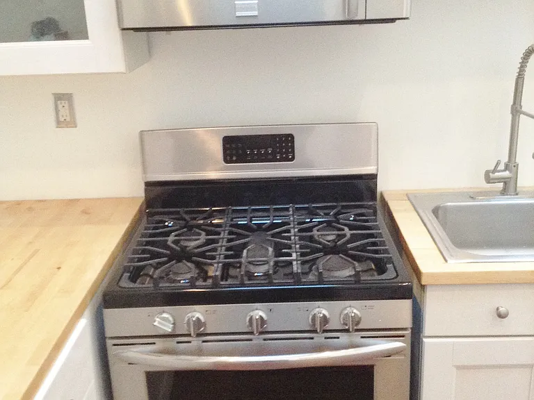 259 Melrose St #3R — Photo 9