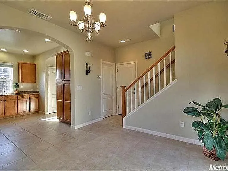 9035 Crescenda Ln — Photo 2