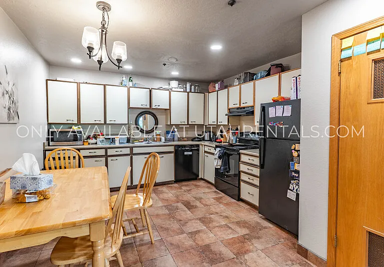 948 N 50 E #305 — Photo 9