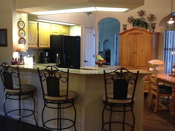 Kitchen Breakfast Bar