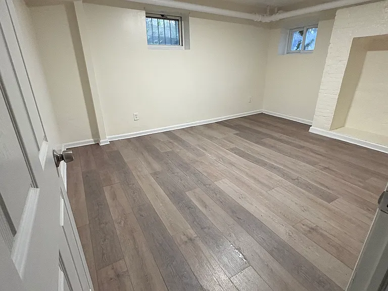 45 Winter Ave #1R — Photo 11