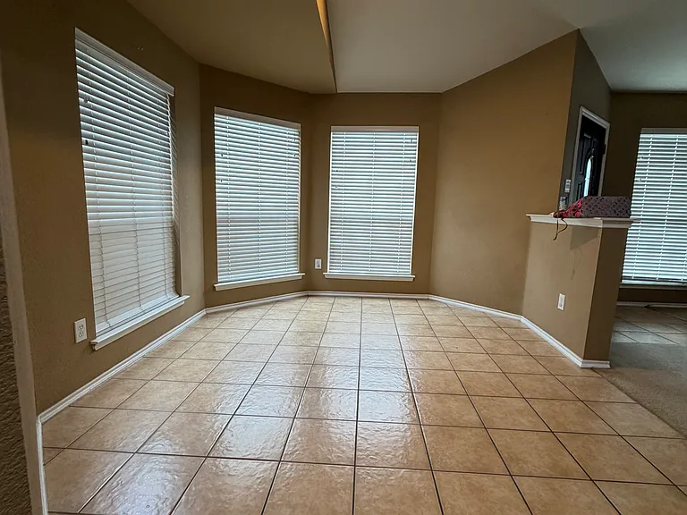 2152 Ingrid Ln — Photo 3