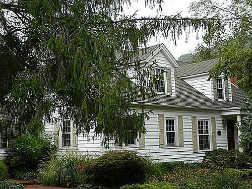 1st image of 124 Village St