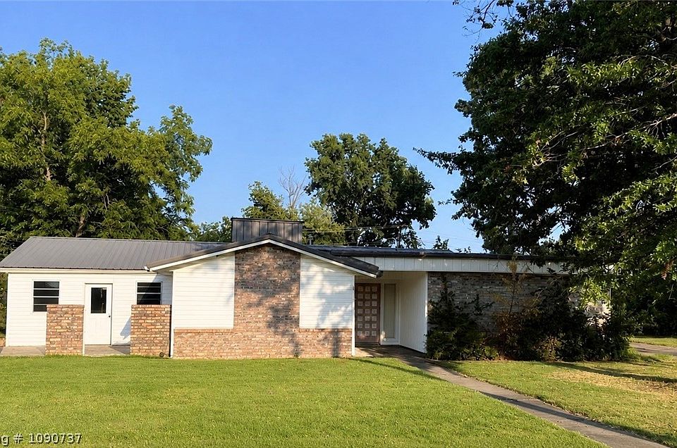 1st image of 102 Lillard Ln