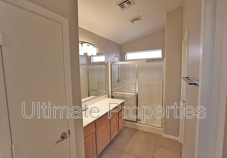 15710 N 34th St — Photo 17