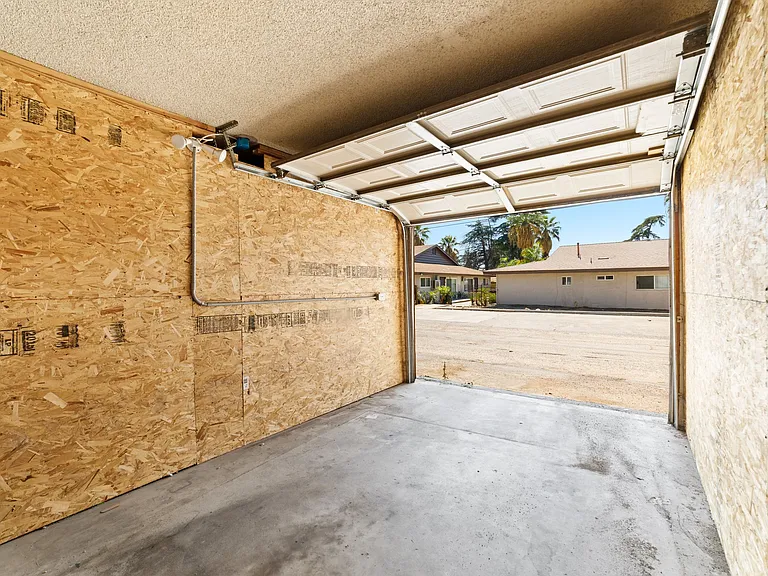 1017 Oxford Dr #D — Photo 26