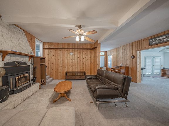 3rd image of 233 Corona Cir