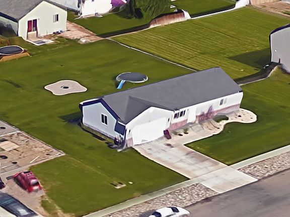 2nd image of 3141 N Alder Cir