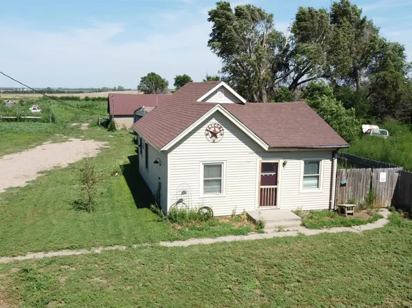 900 Prairie St, Ford, KS 67842