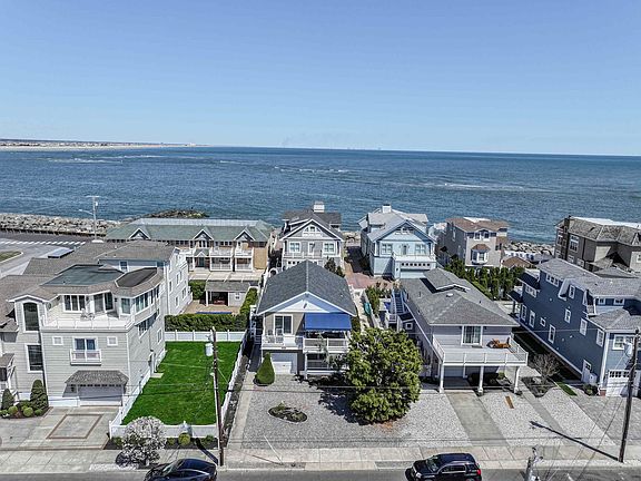 3rd image of 181 7th St