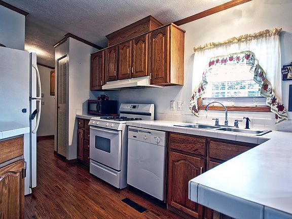 4th image of 54398 Kerryhaven Dr