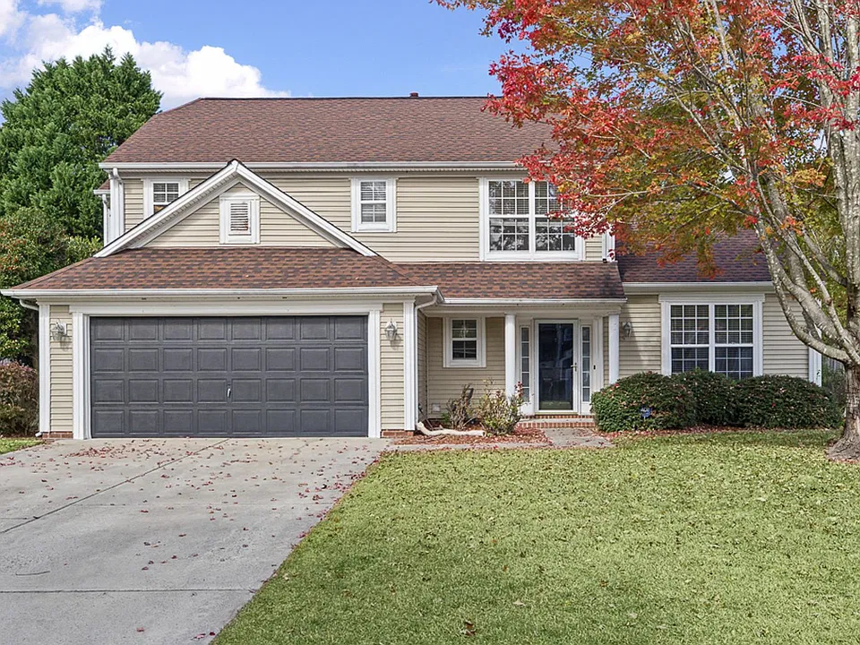315 S Monterey Dr
