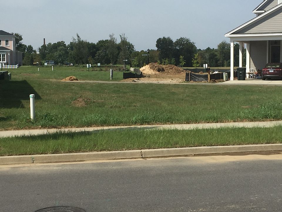 2nd image of 627 Railroad Ave