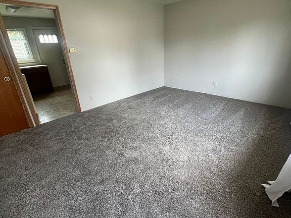 3rd image of 6 Ridge Ct