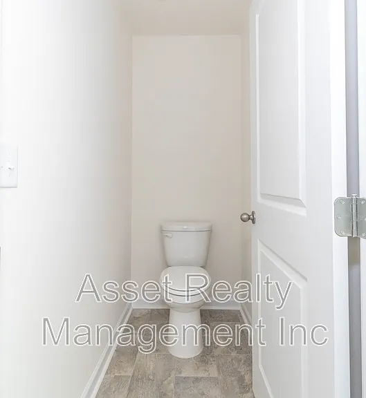 2063 Southwood Cir — Photo 34