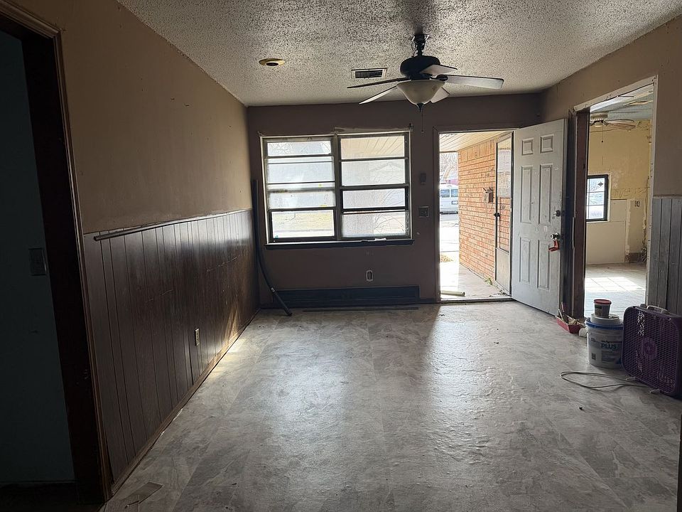 2nd image of 3525 SW 21st St