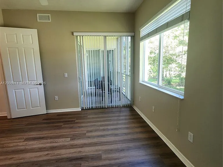 3600 Oaks Clubhouse Dr #206 — Photo 70
