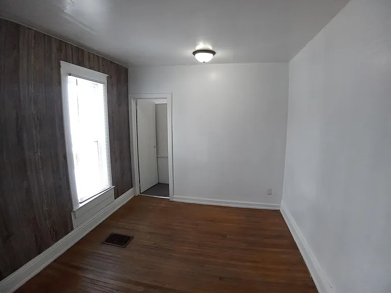 501 S University Ave #3-40 — Photo 3