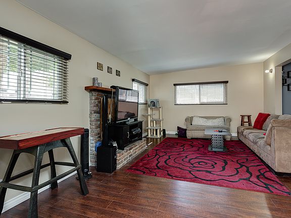 5th image of 16802 E Cypress St