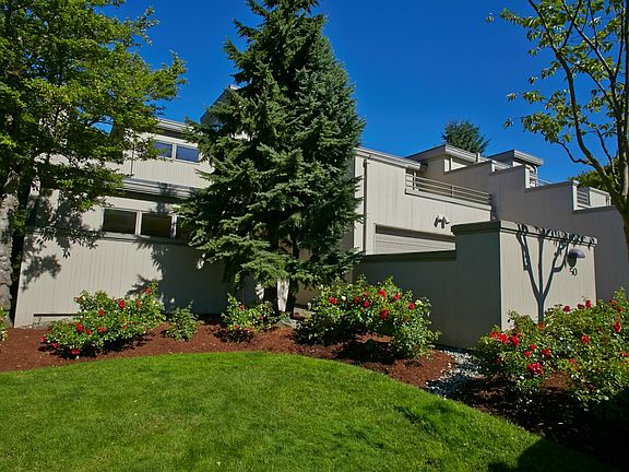 2nd image of 5051 50th Ave NE APT 50