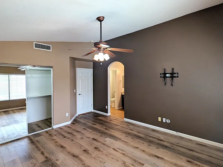 929 N Quail Ln — Photo 20