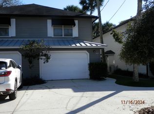 318 4th St, Atlantic Beach, FL 32233