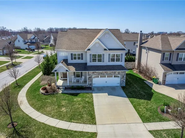 226 Shoreland Cir, Willowick, OH 44095