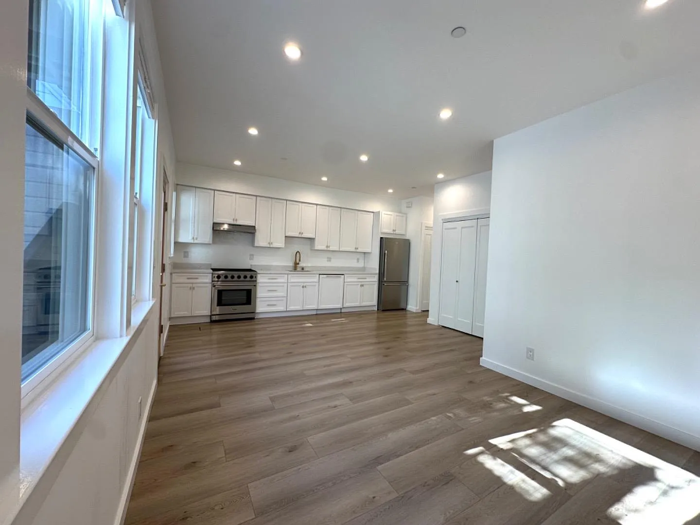 1372 Natoma St - Photo 4
