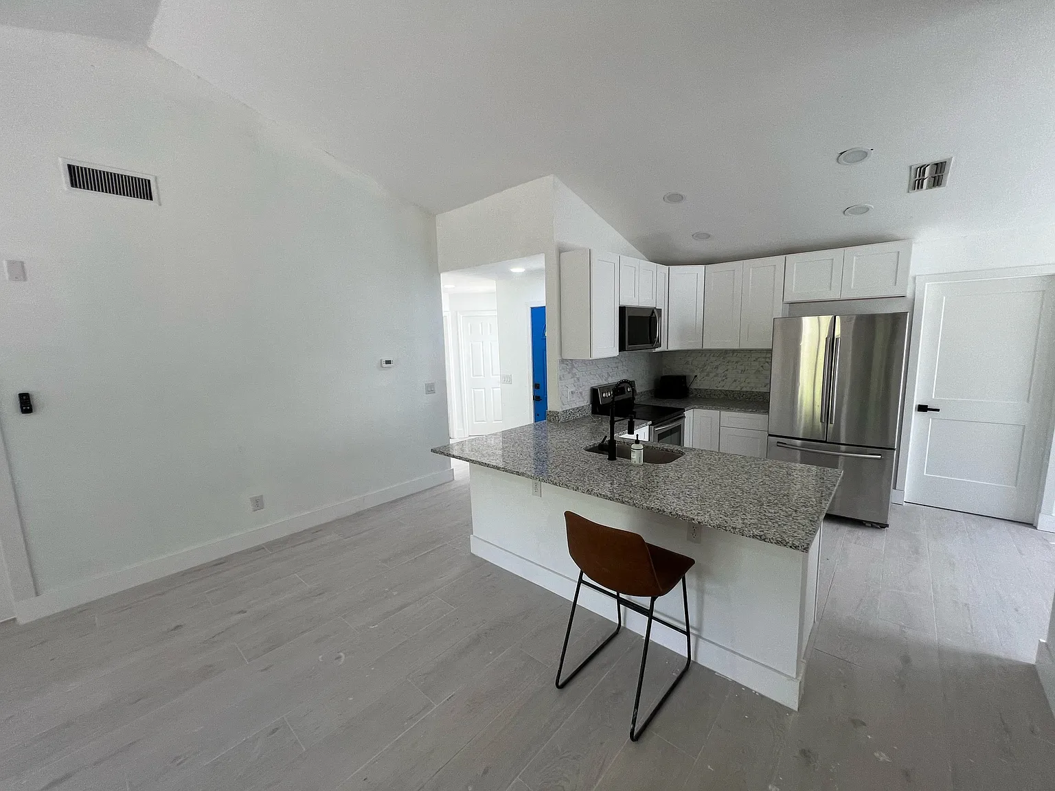 4 bed, 1413 sqft, $3,000 — Photo 4