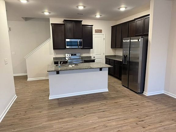 2nd image of 211 Scenic Rd