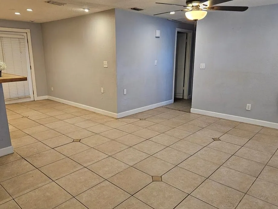 4 bed, 1109 sqft, $2,200 — Photo 2