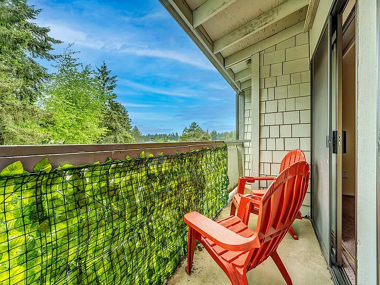 22715 Lakeview Dr #J2 — Photo 17