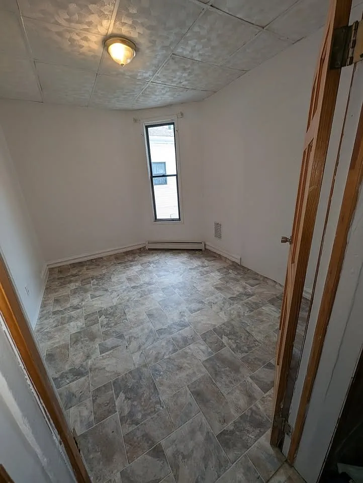 2 bed, $1,200 — Photo 1
