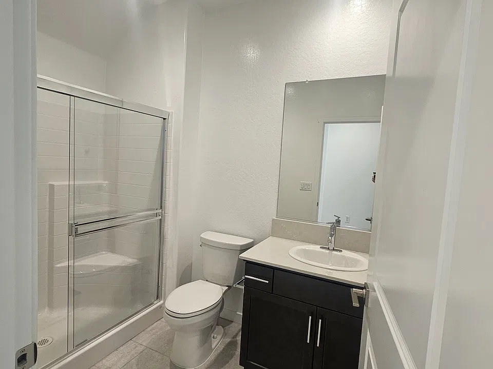 2932 E Ava Dr