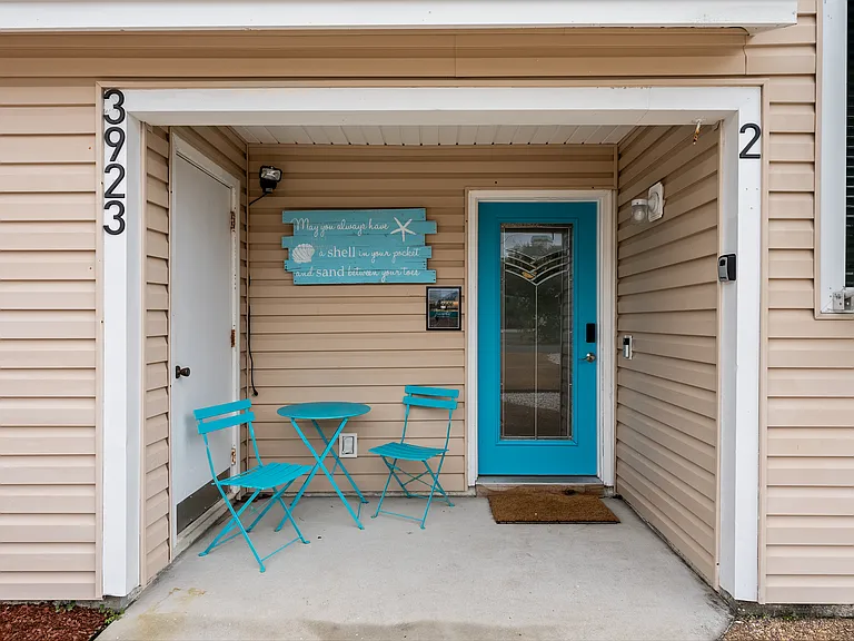 3923 Holiday Dr #2 — Photo 28