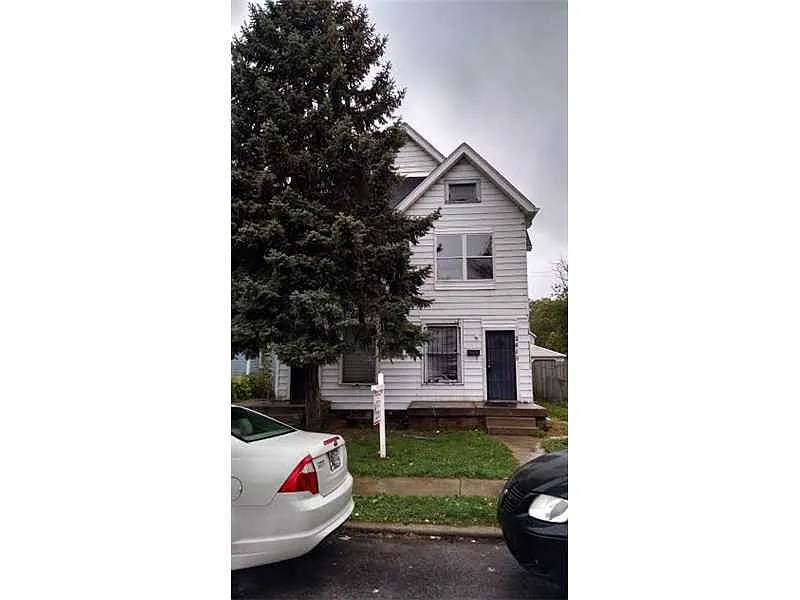 2408 N Kenwood Ave photo 1
