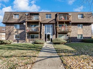 19380 Wolf Rd APT 11, Mokena, IL 60448