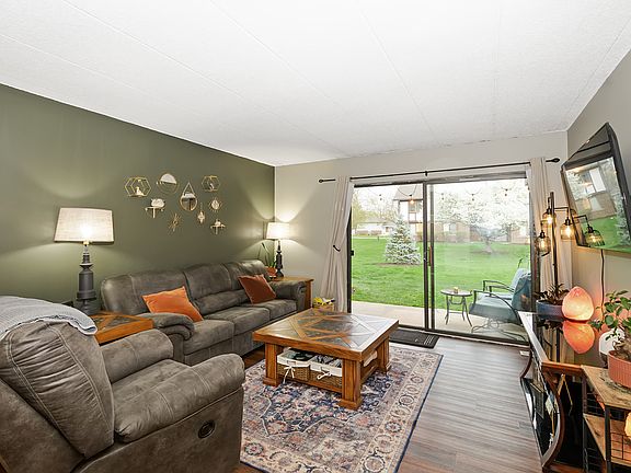 4th image of 18035 S Royal Oak Ct #1